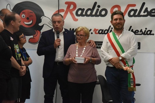 Quarona, il “Babbiu d’argento” a Vilma Renati per una vita di volontariato Quarona, il “Babbiu d’argento” a Vilma Renati per una vita di volontariato