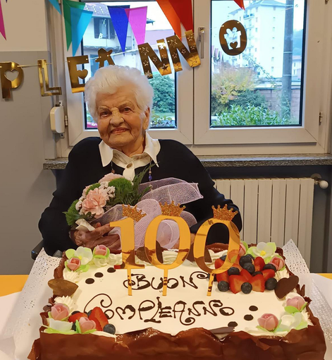 Crevacuore in festa per i 100 anni di Bianca Pitto (foto dalla pagina Facebook di comune di Crevacuore) Crevacuore in festa per i 100 anni di Bianca Pitto (foto dalla pagina Facebook di comune di Crevacuore)