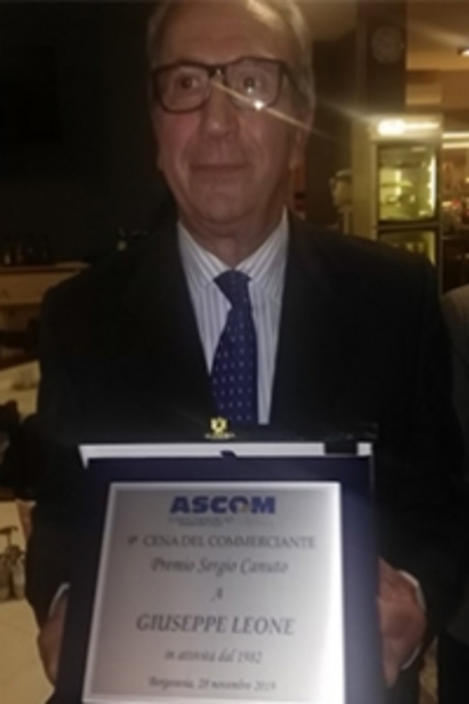 Ascom Borgosesia premia Giuseppe Leone Ascom Borgosesia premia Giuseppe Leone