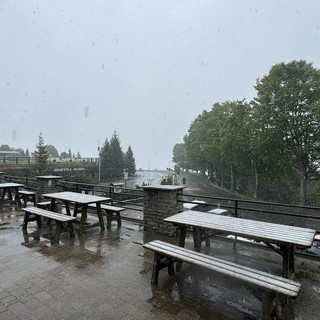 Fiocchi di neve a Bielmonte (foto dalla pagina Facebook di Bielmonte)