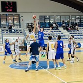 Barberi Valsesia Basket, finale amaro per gli Spartans: Buguggiate colpisce sulla sirena e si prende Gara 1