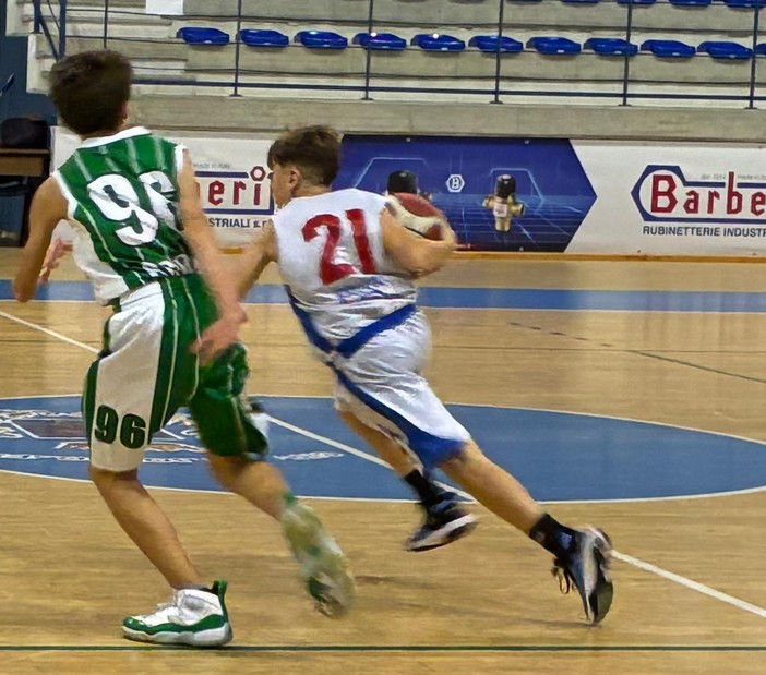 Buona prova casalinga della Valsesia Basket U15: Arona superata grazie alla difesa Buona prova casalinga della Valsesia Basket U15: Arona superata grazie alla difesa
