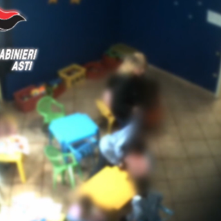 Dal Nord-ovest, violenze e insulti razzisti in un asilo di Asti: sospese due educatrici.