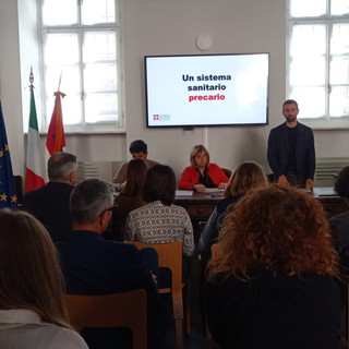 Sanità piemontese in crisi: nel 2025 fuga di medici e infermieri, PD all'attacco