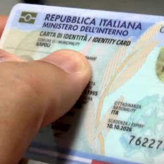 Carta d'identità cartacea: prorogata la validità, ma attenzione alle limitazioni per i viaggi all'estero