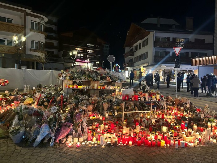 Tragedia di Crans-Montana, mercoledì un minuto di silenzio nelle scuole, Valditara: "Un ricordo per le giovani vittime" foto di Ivo Bonato Tragedia di Crans-Montana, mercoledì un minuto di silenzio nelle scuole, Valditara: "Un ricordo per le giovani vittime" foto di Ivo Bonato