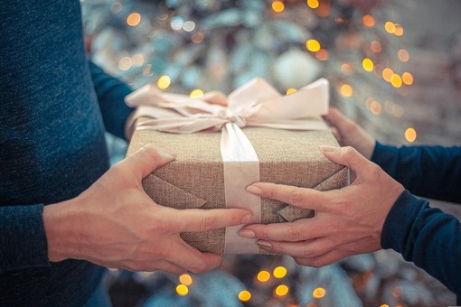 Natale, in Piemonte si torna a spendere: 800 milioni per regali, cibo e viaggi