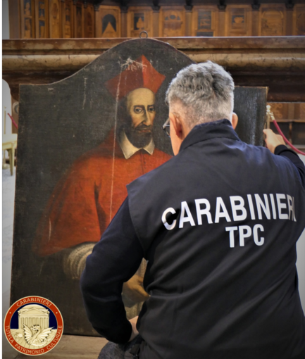 Carabinieri TPC restituiscono ritratto del Card. Giacomo Guala Bicchieri rubato dalla Basilica di Sant’Andrea di Vercelli Carabinieri TPC restituiscono ritratto del Card. Giacomo Guala Bicchieri rubato dalla Basilica di Sant’Andrea di Vercelli