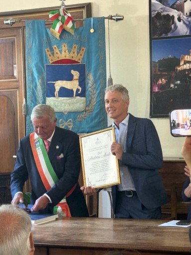 Varallo conferisce la cittadinanza onoraria ad Andrea Audo Varallo conferisce la cittadinanza onoraria ad Andrea Audo
