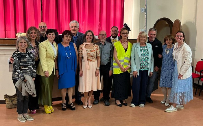 Nutrito pubblico a Coggiola per il teatro dialettale, protagonisti Gli Scampoli (foto di Ermanno Orsi) Nutrito pubblico a Coggiola per il teatro dialettale, protagonisti Gli Scampoli (foto di Ermanno Orsi)