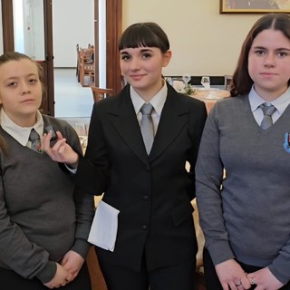 Varallo, dagli studenti dell’Alberghiero idee e stile per le tavole di aprile tra Pasqua e Pasquetta Varallo, dagli studenti dell’Alberghiero idee e stile per le tavole di aprile tra Pasqua e Pasquetta