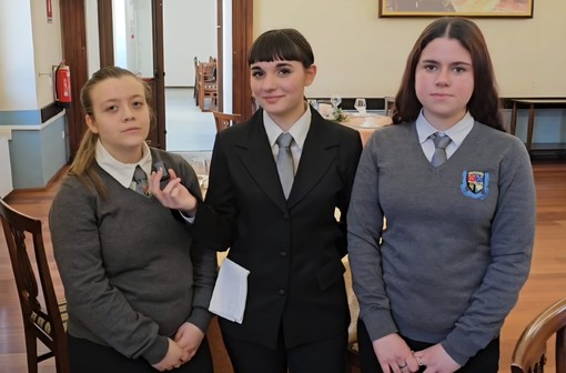 Varallo, dagli studenti dell’Alberghiero idee e stile per le tavole di aprile tra Pasqua e Pasquetta
