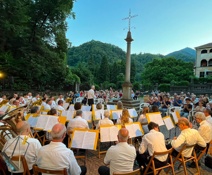 A Coggiola il Concerto sotto le Stelle richiama un vasto pubblico (foto di Ermanno Orsi)
