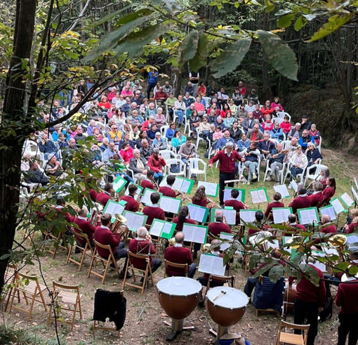 Su le soglie del bosco, concerto speciale a Coggiola per gli 80 anni del CAI Valsessera Su le soglie del bosco, concerto speciale a Coggiola per gli 80 anni del CAI Valsessera