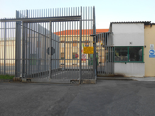 Dal Nord-ovest (NO), nuova aggressione in carcere: agente colpito da un detenuto Dal Nord-ovest (NO), nuova aggressione in carcere: agente colpito da un detenuto