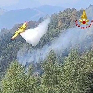 Incendio Monte Barone, nuovo fronte a Cime Bors: intervengono due Canadair