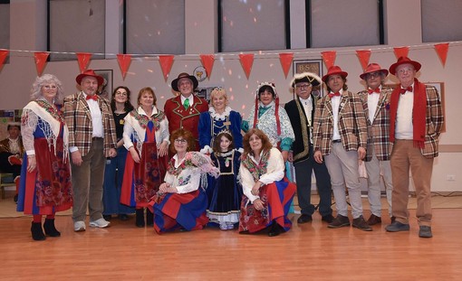 Maschere anche dalla Valsesia al carnevale del Thes a Biella