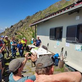 CAI Valsessera, inaugurata una luce crepuscolare al Rifugio Monte Barone nel ricordo di Gerardo Vercella FOTO