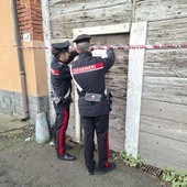 Dal nord ovest: Colpisce la mamma con una sparachiodi alla testa. In un audio: "La uccido" Dal nord ovest: Colpisce la mamma con una sparachiodi alla testa. In un audio: "La uccido"