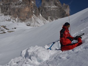 Per gli sciatori: I Carabinieri informano sui pericoli valanghe e invitano alla prudenza Per gli sciatori: I Carabinieri informano sui pericoli valanghe e invitano alla prudenza