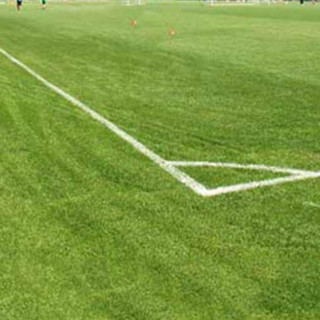 Serravalle Sesia, campo sportivo: ultimati i lavori dopo i danni dei cinghiali. La Serravallese torna in casa