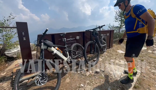Valsesia sempre più "green": l'Unione Montana lancia la rete di ricarica per e-bike e smartphone sull'Alta Via Valsesia sempre più "green": l'Unione Montana lancia la rete di ricarica per e-bike e smartphone sull'Alta Via