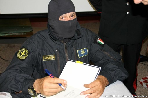 Morto il ‘Comandante Alfa’, tra i fondatori del Gis Carabinieri - foto newsbiella.it Morto il ‘Comandante Alfa’, tra i fondatori del Gis Carabinieri - foto newsbiella.it