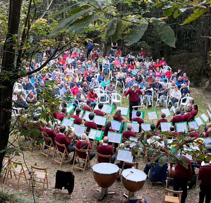 Su le soglie del bosco, concerto speciale a Coggiola per gli 80 anni del CAI Valsessera