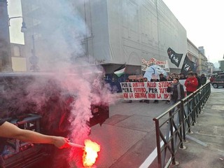 Dalle occupazioni alla piazza: gli studenti torinesi alzano la voce contro il governo Meloni