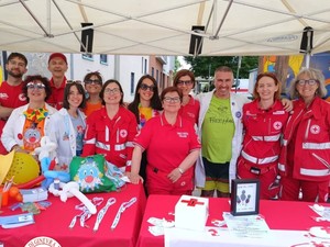 Gattinara, una domenica tra giochi e sorrisi con l’Ambulanza senza Paura e l’Ospedale dei Pupazzi