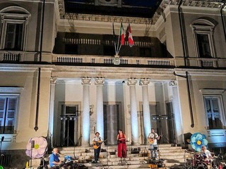 Varallo, grande partecipazione al concerto di Ferragosto dedicato a Sanremo