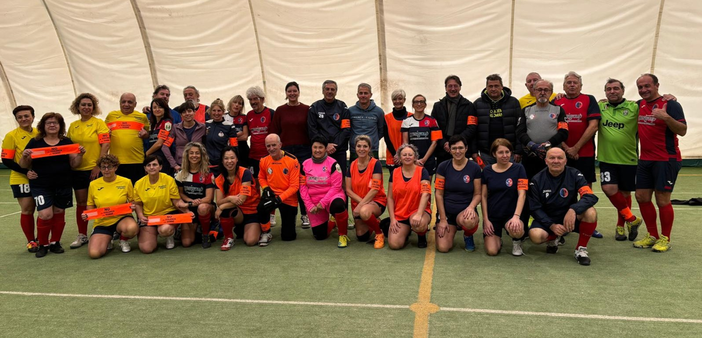 Borgomanero, quadrangolare di calcio camminato contro la violenza sulle donne: sport e comunità uniti per un messaggio comune Borgomanero, quadrangolare di calcio camminato contro la violenza sulle donne: sport e comunità uniti per un messaggio comune