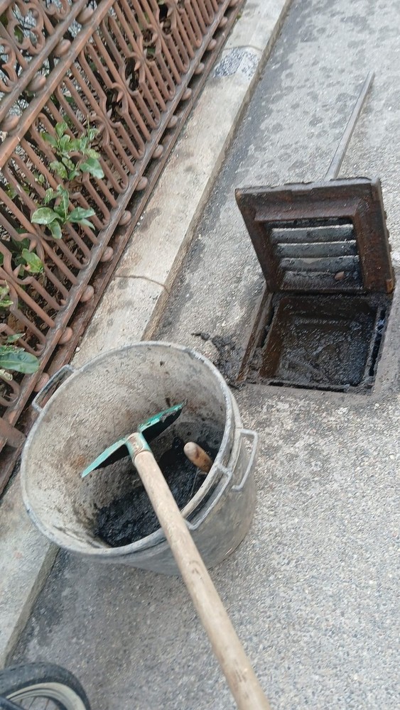 Quarona, manutenzione delle caditoie: pulizia di tombini e griglie su tutto il territorio