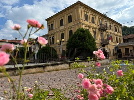 Il municipio di Crevacuore (foto pagina Facebook Comune) Il municipio di Crevacuore (foto pagina Facebook Comune)