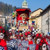Tra Varallo e Borgosesia, i Carnevali della provincia di Vercelli raccontano storia, maschere e riti popolari