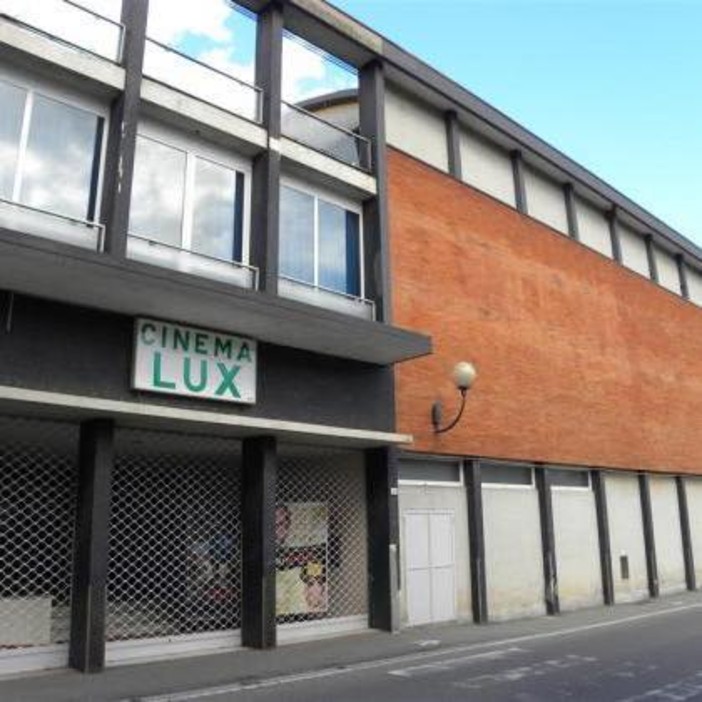 “Legami essenziali” emoziona il pubblico del Teatro Lux di Borgosesia “Legami essenziali” emoziona il pubblico del Teatro Lux di Borgosesia