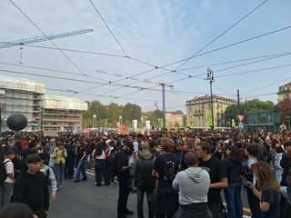 Dalle occupazioni alla piazza: gli studenti torinesi alzano la voce contro il governo Meloni