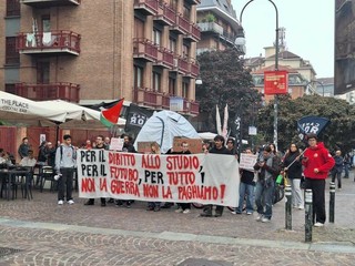 Dalle occupazioni alla piazza: gli studenti torinesi alzano la voce contro il governo Meloni