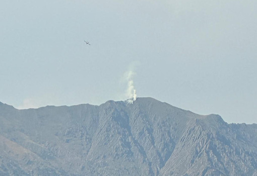 Incendi tra Biellese e Valsesia, il fronte di Postua e Coggiola verso la bonifica Incendi tra Biellese e Valsesia, il fronte di Postua e Coggiola verso la bonifica