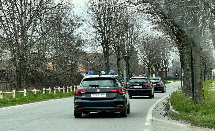 Dal Nord-ovest: cinghiate, strangolamenti e cocaina a una quindicenne: in carcere il compagno di 45 anni