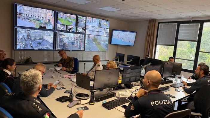 Adunata Alpini, è scattato il piano sicurezza a Genova. Controlli h24 fino a domenica sera, rafforzate pattuglie e presidi in stazioni, porto e aeroporto