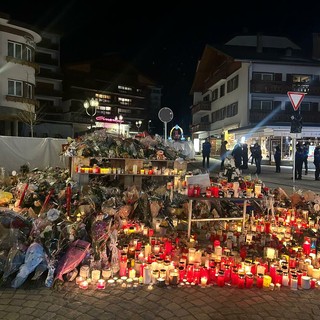 Tragedia di Crans-Montana, mercoledì un minuto di silenzio nelle scuole, Valditara: "Un ricordo per le giovani vittime" foto di Ivo Bonato Tragedia di Crans-Montana, mercoledì un minuto di silenzio nelle scuole, Valditara: "Un ricordo per le giovani vittime" foto di Ivo Bonato