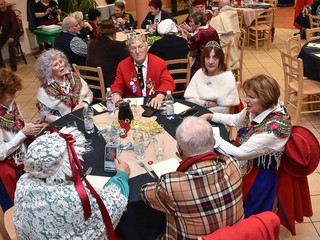 Maschere anche dalla Valsesia al carnevale del Thes a Biella