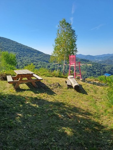 Monte Tucri, ripulita la Cadrega rosa: un invito a scoprire il territorio Monte Tucri, ripulita la Cadrega rosa: un invito a scoprire il territorio