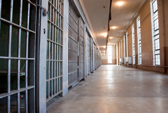 Torino, perquisizioni in carcere, trovati droga, telefonini e banconote