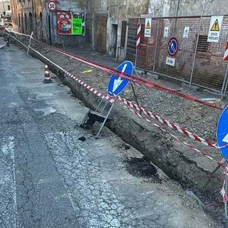 Bettole, il sindaco Bonaccio risponde alle polemiche: "Disagi temporanei per migliorare la rete elettrica e rifare la strada"
