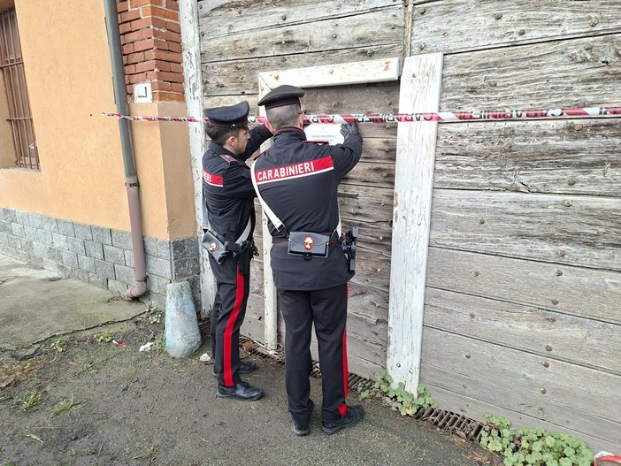 Dal nord ovest: Colpisce la mamma con una sparachiodi alla testa. In un audio: "La uccido"