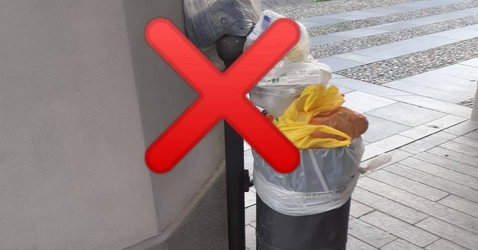 Gattinara, rifiuti nei cestini del centro storico: l’allarme del Comitato SalvAmbiente sul decoro urbano Gattinara, rifiuti nei cestini del centro storico: l’allarme del Comitato SalvAmbiente sul decoro urbano