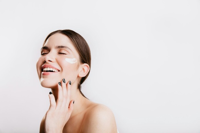Come costruire una skincare routine efficace contro i segni del tempo Come costruire una skincare routine efficace contro i segni del tempo