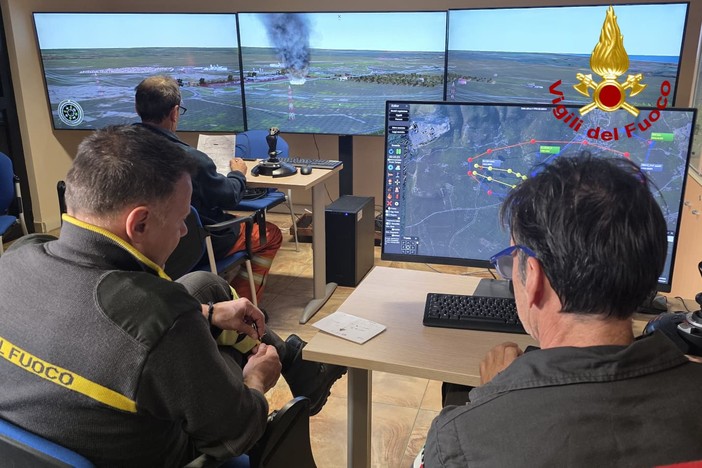 A Varallo tre giorni di formazione per i Direttori delle Operazioni di Spegnimento della Lombardia A Varallo tre giorni di formazione per i Direttori delle Operazioni di Spegnimento della Lombardia